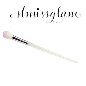 SLMISSGLAM Vegan Unicorn Blush Brush TT04